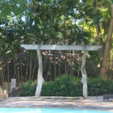 Отель Bluewater Maribago, уличный душ Отель Bluewater Maribago, уличный душ